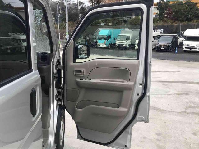 ＮＶ１００クリッパーバン ＤＸ　ＧＬセーフティパッケージ　４ＷＤ　ＡＴ　衝突被害軽減システム　クリアランスソナー　レーンアシスト　ナビ　ＴＶ　バックカメラ　両側スライドドア　キーレスエントリー　電動格納ミラー　オートライト　ＥＳＣ　エアコン　パワーウィンドウ（24枚目）