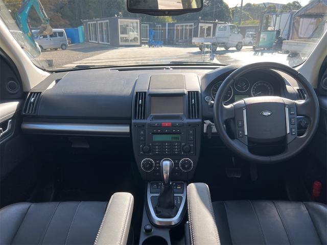 フリーランダー２ ３．２　ｉ６　４ＷＤ　ＥＴＣ　　サイドカメラ　クリアランスソナー　オートクルーズコントロール　パワーシート　オートライト　ＨＩＤ　アルミホイール　スマートキー　電動格納ミラー　シートヒーター　ＡＴ（2枚目）