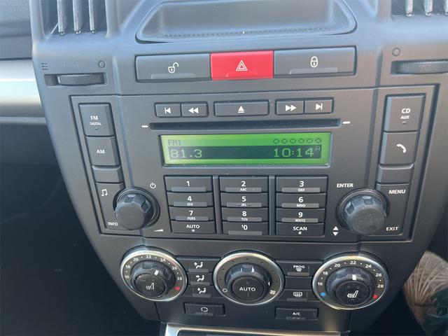 フリーランダー２ ３．２　ｉ６　４ＷＤ　ＥＴＣ　　サイドカメラ　クリアランスソナー　オートクルーズコントロール　パワーシート　オートライト　ＨＩＤ　アルミホイール　スマートキー　電動格納ミラー　シートヒーター　ＡＴ（4枚目）