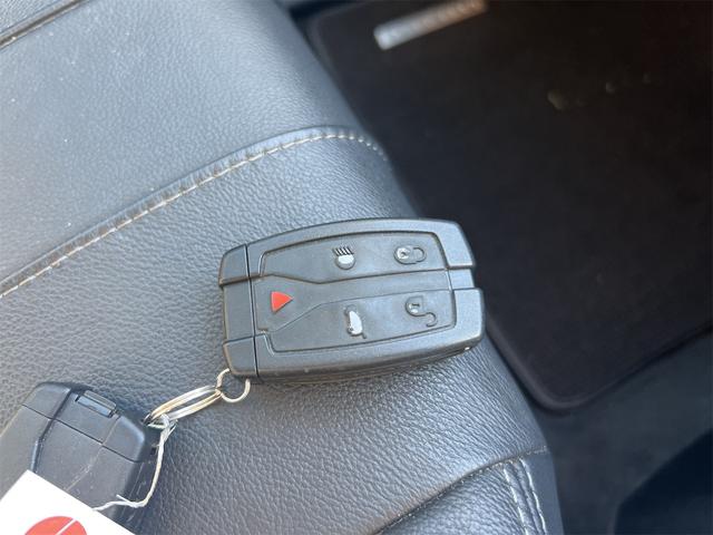フリーランダー２ ３．２　ｉ６　４ＷＤ　ＥＴＣ　　サイドカメラ　クリアランスソナー　オートクルーズコントロール　パワーシート　オートライト　ＨＩＤ　アルミホイール　スマートキー　電動格納ミラー　シートヒーター　ＡＴ（7枚目）