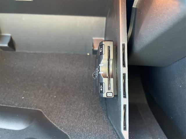 フリーランダー２ ３．２　ｉ６　４ＷＤ　ＥＴＣ　　サイドカメラ　クリアランスソナー　オートクルーズコントロール　パワーシート　オートライト　ＨＩＤ　アルミホイール　スマートキー　電動格納ミラー　シートヒーター　ＡＴ（8枚目）