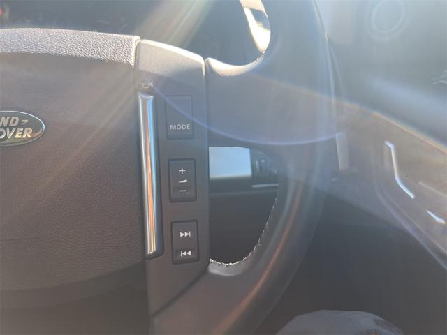 フリーランダー２ ３．２　ｉ６　４ＷＤ　ＥＴＣ　　サイドカメラ　クリアランスソナー　オートクルーズコントロール　パワーシート　オートライト　ＨＩＤ　アルミホイール　スマートキー　電動格納ミラー　シートヒーター　ＡＴ（11枚目）