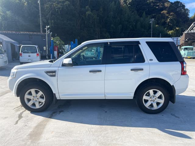 フリーランダー２ ３．２　ｉ６　４ＷＤ　ＥＴＣ　　サイドカメラ　クリアランスソナー　オートクルーズコントロール　パワーシート　オートライト　ＨＩＤ　アルミホイール　スマートキー　電動格納ミラー　シートヒーター　ＡＴ（18枚目）