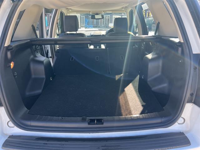 フリーランダー２ ３．２　ｉ６　４ＷＤ　ＥＴＣ　　サイドカメラ　クリアランスソナー　オートクルーズコントロール　パワーシート　オートライト　ＨＩＤ　アルミホイール　スマートキー　電動格納ミラー　シートヒーター　ＡＴ（22枚目）