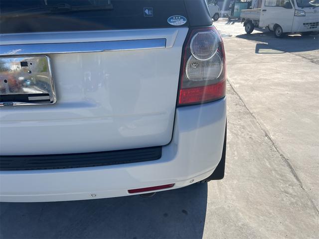 フリーランダー２ ３．２　ｉ６　４ＷＤ　ＥＴＣ　　サイドカメラ　クリアランスソナー　オートクルーズコントロール　パワーシート　オートライト　ＨＩＤ　アルミホイール　スマートキー　電動格納ミラー　シートヒーター　ＡＴ（27枚目）