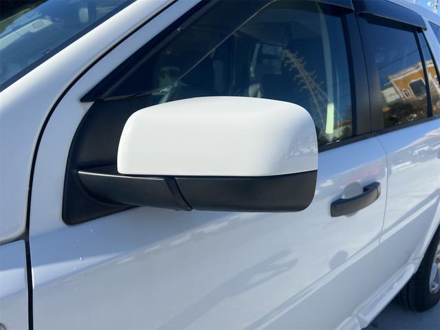 フリーランダー２ ３．２　ｉ６　４ＷＤ　ＥＴＣ　　サイドカメラ　クリアランスソナー　オートクルーズコントロール　パワーシート　オートライト　ＨＩＤ　アルミホイール　スマートキー　電動格納ミラー　シートヒーター　ＡＴ（34枚目）