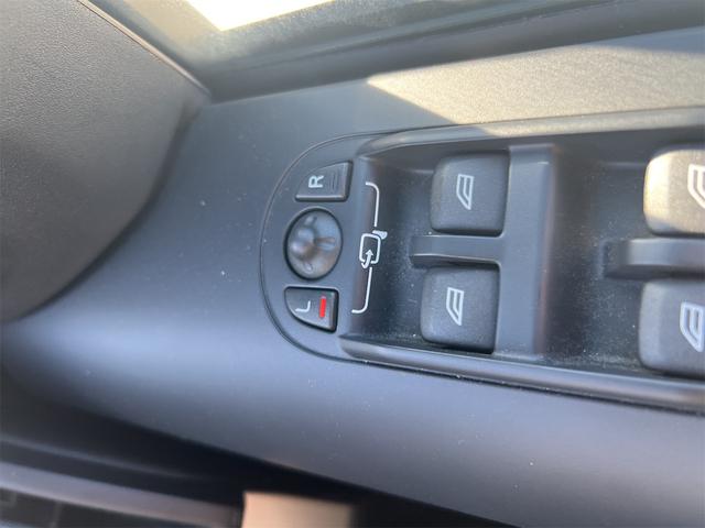 フリーランダー２ ３．２　ｉ６　４ＷＤ　ＥＴＣ　　サイドカメラ　クリアランスソナー　オートクルーズコントロール　パワーシート　オートライト　ＨＩＤ　アルミホイール　スマートキー　電動格納ミラー　シートヒーター　ＡＴ（40枚目）