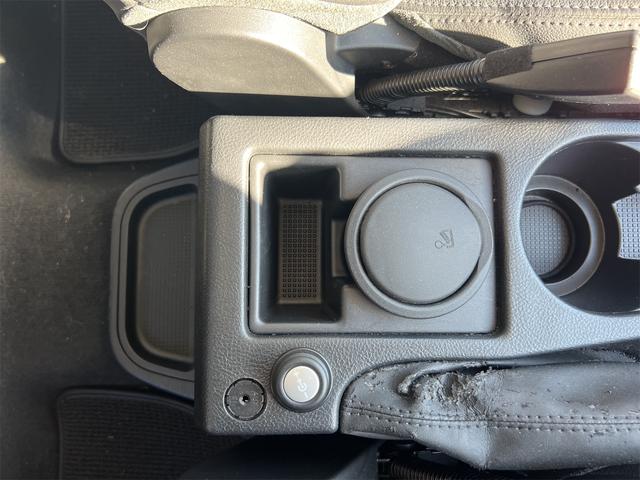 フリーランダー２ ３．２　ｉ６　４ＷＤ　ＥＴＣ　　サイドカメラ　クリアランスソナー　オートクルーズコントロール　パワーシート　オートライト　ＨＩＤ　アルミホイール　スマートキー　電動格納ミラー　シートヒーター　ＡＴ（43枚目）