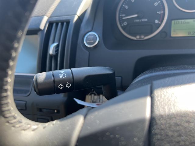 フリーランダー２ ３．２　ｉ６　４ＷＤ　ＥＴＣ　　サイドカメラ　クリアランスソナー　オートクルーズコントロール　パワーシート　オートライト　ＨＩＤ　アルミホイール　スマートキー　電動格納ミラー　シートヒーター　ＡＴ（47枚目）