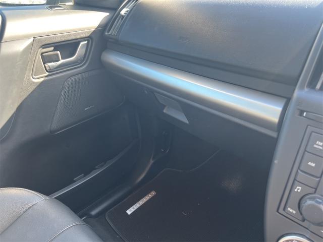 フリーランダー２ ３．２　ｉ６　４ＷＤ　ＥＴＣ　　サイドカメラ　クリアランスソナー　オートクルーズコントロール　パワーシート　オートライト　ＨＩＤ　アルミホイール　スマートキー　電動格納ミラー　シートヒーター　ＡＴ（52枚目）