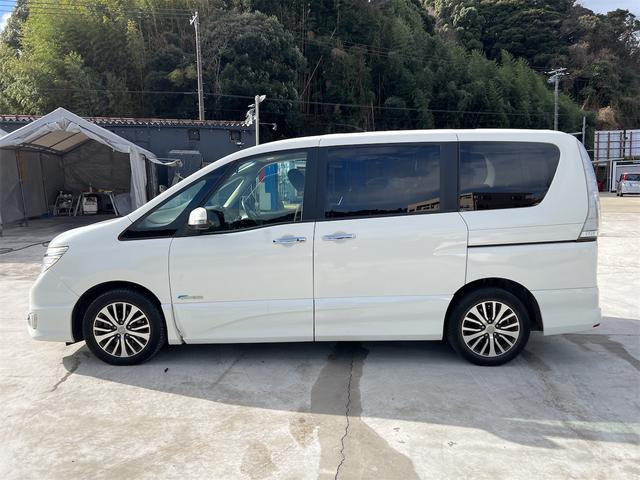 セレナ ハイウェイスター　Ｓ－ハイブリッド　ＥＴＣ　バックカメラ　ナビ　ＴＶ　オートクルーズコントロール　レーンアシスト　衝突被害軽減システム　両側電動スライドドア　オートライト　スマートキー　アイドリングストップ　電動格納ミラー　３列シート（17枚目）