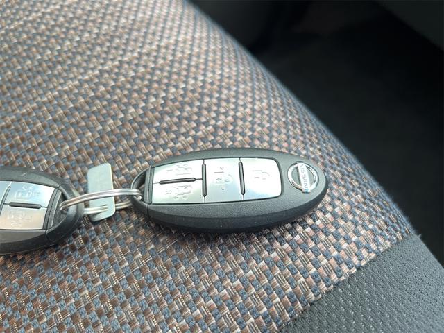 セレナ ハイウェイスター　Ｓ－ハイブリッド　ＥＴＣ　バックカメラ　ナビ　ＴＶ　オートクルーズコントロール　レーンアシスト　衝突被害軽減システム　両側電動スライドドア　オートライト　スマートキー　アイドリングストップ　電動格納ミラー　３列シート（21枚目）