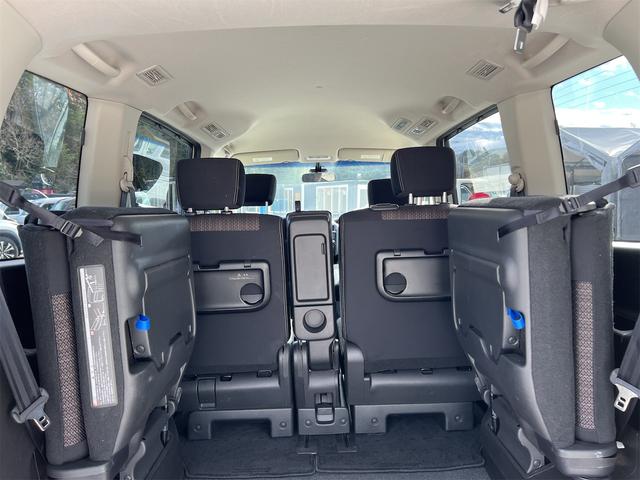 セレナ ハイウェイスター　Ｓ－ハイブリッド　ＥＴＣ　バックカメラ　ナビ　ＴＶ　オートクルーズコントロール　レーンアシスト　衝突被害軽減システム　両側電動スライドドア　オートライト　スマートキー　アイドリングストップ　電動格納ミラー　３列シート（26枚目）