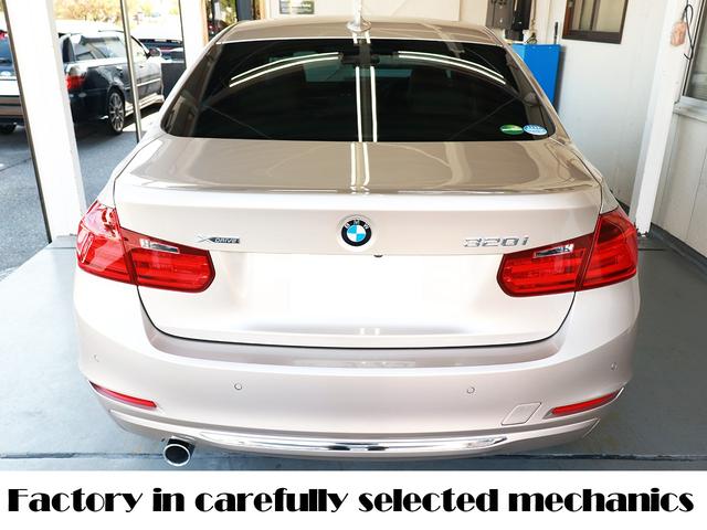 3シリーズ 設立23年 信頼の自社工場完備 車は整備で程度が変わります 320ixDrive ラグジュアリー ディーラー下取車 4WD ワンオーナー 新品タイヤ サンルーフ ヘッドアップディスプレイ シートヒーター(フロント、リア) サイドカメラ トップビュー(6枚目)