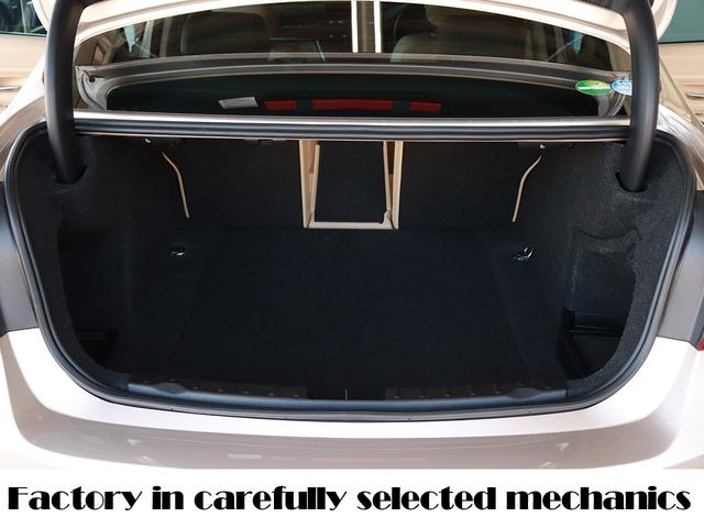 3シリーズ 設立23年 信頼の自社工場完備 車は整備で程度が変わります 320ixDrive ラグジュアリー ディーラー下取車 4WD ワンオーナー 新品タイヤ サンルーフ ヘッドアップディスプレイ シートヒーター(フロント、リア) サイドカメラ トップビュー(54枚目)