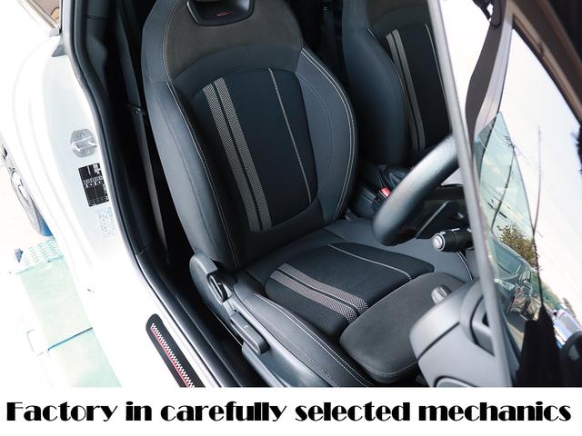 ＭＩＮＩ 設立２３年　信頼の自社工場完備　車は整備で程度が変わります　ジョンクーパーワークス　ディーラー下取車　グー鑑定外装評価星５　ユニオンジャックテール　ヘッドアップディスプレイ　ブラックホイール　スポーツモード　レッドキャリパー　レッド補強バー　バックカメラ（10枚目）