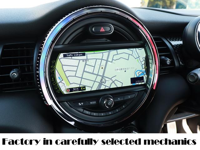 ＭＩＮＩ 設立２３年　信頼の自社工場完備　車は整備で程度が変わります　ジョンクーパーワークス　ディーラー下取車　グー鑑定外装評価星５　ユニオンジャックテール　ヘッドアップディスプレイ　ブラックホイール　スポーツモード　レッドキャリパー　レッド補強バー　バックカメラ（31枚目）