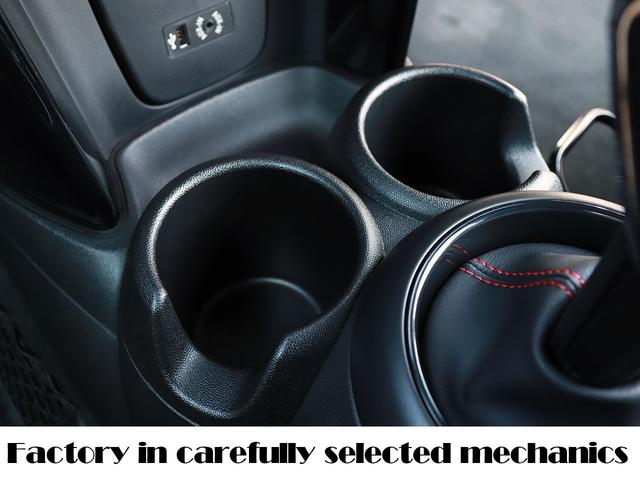 ＭＩＮＩ 設立２３年　信頼の自社工場完備　車は整備で程度が変わります　ジョンクーパーワークス　ディーラー下取車　グー鑑定外装評価星５　ユニオンジャックテール　ヘッドアップディスプレイ　ブラックホイール　スポーツモード　レッドキャリパー　レッド補強バー　バックカメラ（36枚目）