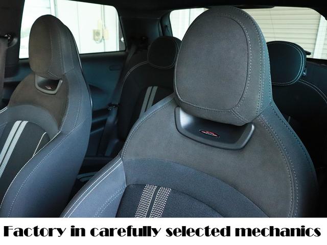 ＭＩＮＩ 設立２３年　信頼の自社工場完備　車は整備で程度が変わります　ジョンクーパーワークス　ディーラー下取車　グー鑑定外装評価星５　ユニオンジャックテール　ヘッドアップディスプレイ　ブラックホイール　スポーツモード　レッドキャリパー　レッド補強バー　バックカメラ（41枚目）