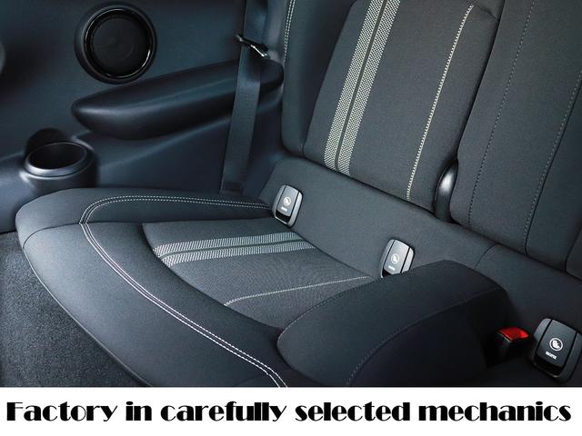 ＭＩＮＩ 設立２３年　信頼の自社工場完備　車は整備で程度が変わります　ジョンクーパーワークス　ディーラー下取車　グー鑑定外装評価星５　ユニオンジャックテール　ヘッドアップディスプレイ　ブラックホイール　スポーツモード　レッドキャリパー　レッド補強バー　バックカメラ（46枚目）