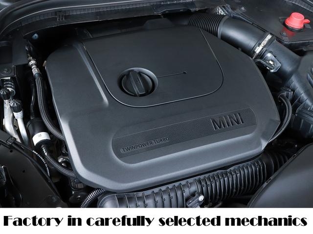 ＭＩＮＩ 設立２３年　信頼の自社工場完備　車は整備で程度が変わります　ジョンクーパーワークス　ディーラー下取車　グー鑑定外装評価星５　ユニオンジャックテール　ヘッドアップディスプレイ　ブラックホイール　スポーツモード　レッドキャリパー　レッド補強バー　バックカメラ（62枚目）