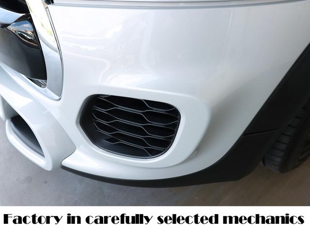 ＭＩＮＩ 設立２３年　信頼の自社工場完備　車は整備で程度が変わります　ジョンクーパーワークス　ディーラー下取車　グー鑑定外装評価星５　ユニオンジャックテール　ヘッドアップディスプレイ　ブラックホイール　スポーツモード　レッドキャリパー　レッド補強バー　バックカメラ（71枚目）