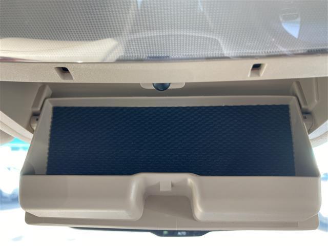 ロイヤルサルーン 純正HDDナビ(AM/FM/CD/DVD) フルセグTV バックカメラ レザーシート 車高調 クルーズコントロール 前席パワーシート 純正フロアマット プッシュスタート スマートキー(18枚目)