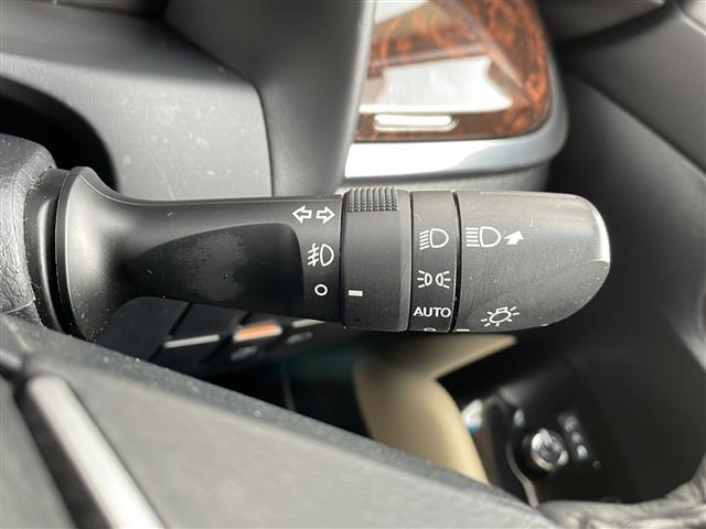 ヴェルファイア ２．５Ｖ　禁煙車　レザーシート　ワンオーナー　トヨタセーフティセンス　レーダークルーズコントロール　純正ナビ　フリップダウンモニター　フルセグ　バックカメラ　両側パワースライドドア　シートヒーター　Ｐシート（25枚目）