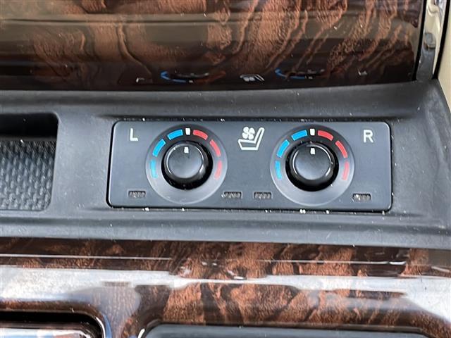 ヴェルファイア ２．５Ｖ　禁煙車　レザーシート　ワンオーナー　トヨタセーフティセンス　レーダークルーズコントロール　純正ナビ　フリップダウンモニター　フルセグ　バックカメラ　両側パワースライドドア　シートヒーター　Ｐシート（32枚目）