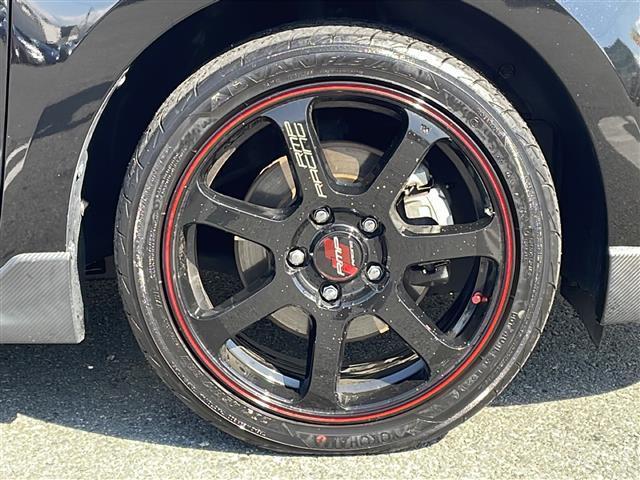 スイフトスポーツ ベースグレード 禁煙車 スズキセーフティサポート 社外フローティングナビ フルセグ シートヒーター ETC クルーズコントロール RMPレーシング17インチアルミ プッシュスタート スマートキーx2 LEDライト(17枚目)