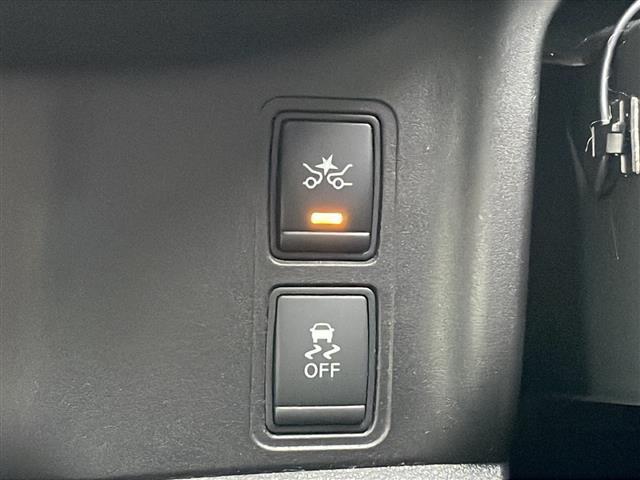 セレナ ライダー プロパイロットエディション 純正9インチメモリナビ 純正フリップダウンモニター プロパイロット エマージェンシーブレーキ フルセグ Bluetooth バックカメラ 両側パワースライドドア 革調シートカバー ブレーキホールド(5枚目)