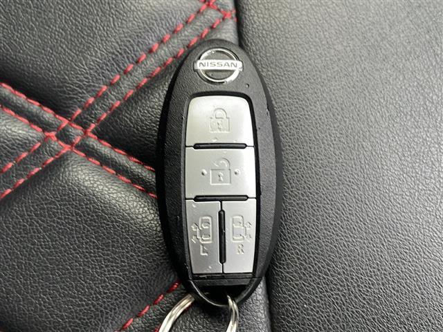 セレナ ライダー プロパイロットエディション 純正9インチメモリナビ 純正フリップダウンモニター プロパイロット エマージェンシーブレーキ フルセグ Bluetooth バックカメラ 両側パワースライドドア 革調シートカバー ブレーキホールド(27枚目)