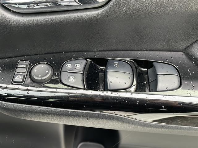 セレナ ライダー プロパイロットエディション 純正9インチメモリナビ 純正フリップダウンモニター プロパイロット エマージェンシーブレーキ フルセグ Bluetooth バックカメラ 両側パワースライドドア 革調シートカバー ブレーキホールド(31枚目)