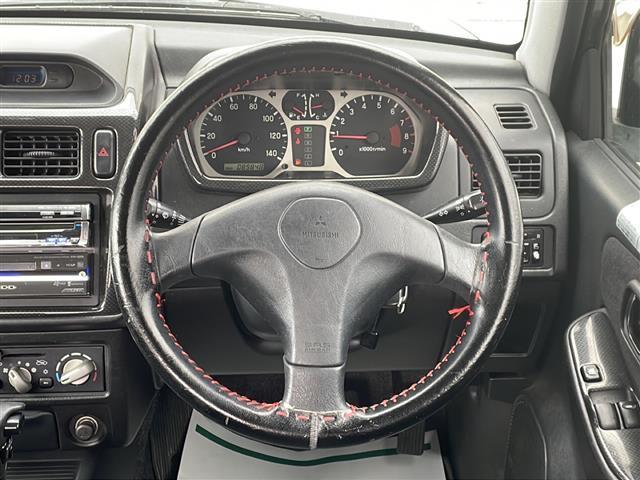 パジェロミニ ＶＲ－Ｓ　禁煙車　三菱自動車仕様限定車　ＪＡＯＳ大型グリルガード　ＪＡＯＳアルミスキットプレート　ＢＢＳ１６インチアルミホイール　背面タイヤハードカバー　アルパインＨＤＤナビ　ワンセグ　ルーフレール　レカロ（21枚目）