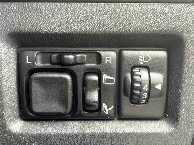 ジムニー クロスアドベンチャー　４ＷＤ　社外ナビ（ＴＶ／ＣＤ／Ｂｌｕｅｔｏｏｔｈ）前後ドライブレコーダー　運転席シートヒーター　合皮レザーシート　ＥＴＣ　バックカメラ　背面タイヤ　フォグランプ（13枚目）