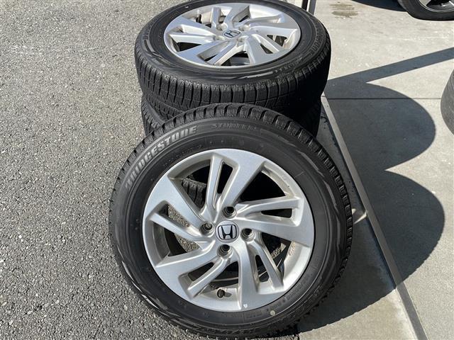 フィットハイブリッド Ｓパッケージ　ワンオーナー　４ＷＤ　純正ナビ　フルセグ　衝突軽減ブレーキ　横滑り防止　バックカメラ　　クルーズコントロール　アイドリングストップ　ＬＥＤ　フォグランプ　エンジンスターター　冬タイヤ純正ＡＷ付（10枚目）