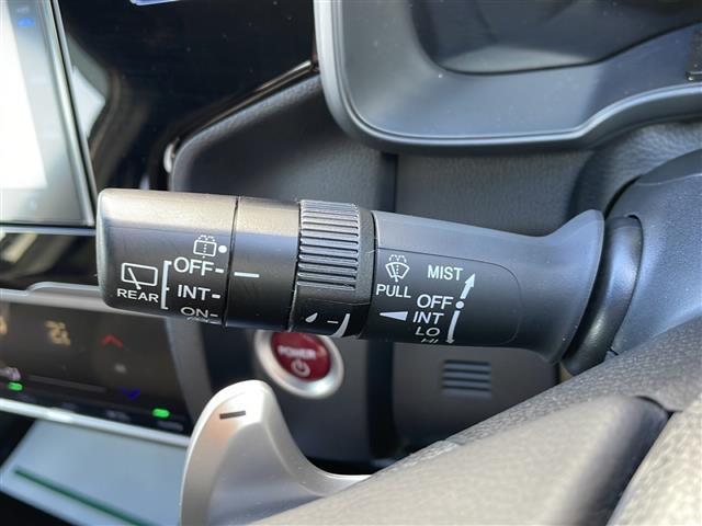 フィットハイブリッド Ｓパッケージ　ワンオーナー　４ＷＤ　純正ナビ　フルセグ　衝突軽減ブレーキ　横滑り防止　バックカメラ　　クルーズコントロール　アイドリングストップ　ＬＥＤ　フォグランプ　エンジンスターター　冬タイヤ純正ＡＷ付（24枚目）