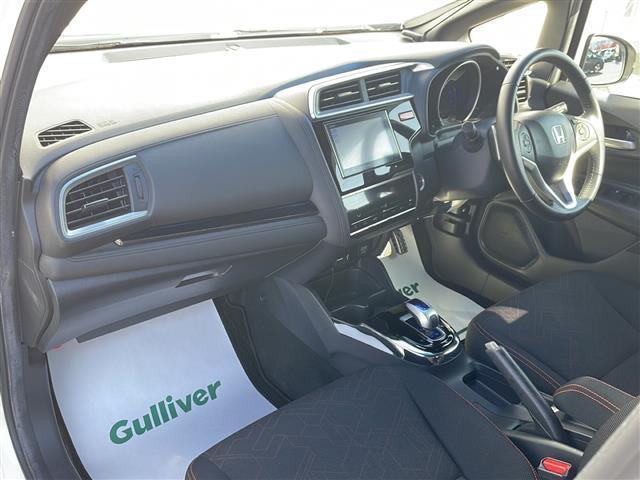 フィットハイブリッド Ｓパッケージ　ワンオーナー　４ＷＤ　純正ナビ　フルセグ　衝突軽減ブレーキ　横滑り防止　バックカメラ　　クルーズコントロール　アイドリングストップ　ＬＥＤ　フォグランプ　エンジンスターター　冬タイヤ純正ＡＷ付（33枚目）