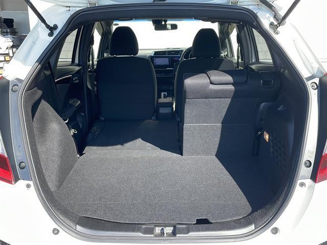 フィットハイブリッド Ｓパッケージ　ワンオーナー　４ＷＤ　純正ナビ　フルセグ　衝突軽減ブレーキ　横滑り防止　バックカメラ　　クルーズコントロール　アイドリングストップ　ＬＥＤ　フォグランプ　エンジンスターター　冬タイヤ純正ＡＷ付（36枚目）