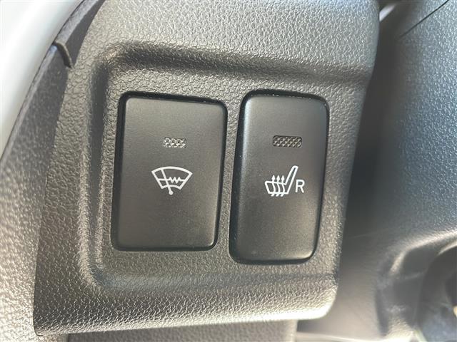 ステラ カスタムＲ　スマートアシスト　社外メモリナビ　フルセグ　バックカメラ　シートヒーター　アイドリングストップ　衝突軽減ブレーキ　ステアリングスイッチ　ウィンカーミラー　ＬＥＤヘッドライト　フォグランプ（6枚目）