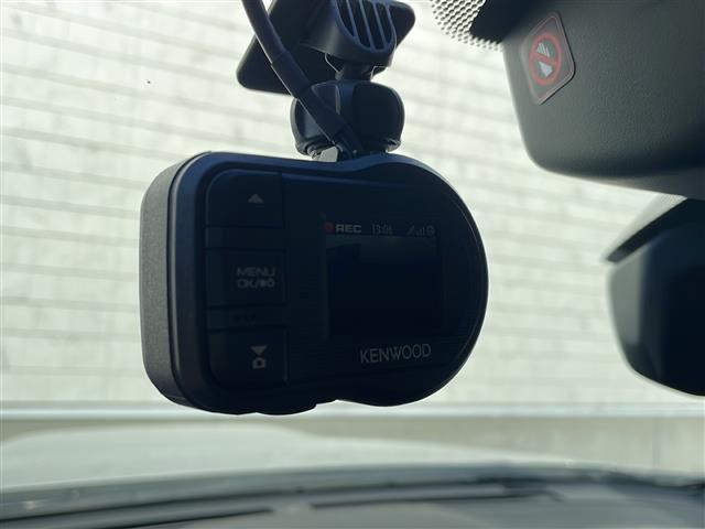 WRX S4 2.0GT-Sアイサイト スバルリアビークルディテクション メーカーオプションナビ バック・サイドカメラ 合皮シート メモリ付き前席パワーシート 前席シートヒーター パドルシフト ドライブレコーダー 電動パーキングブレーキ(13枚目)