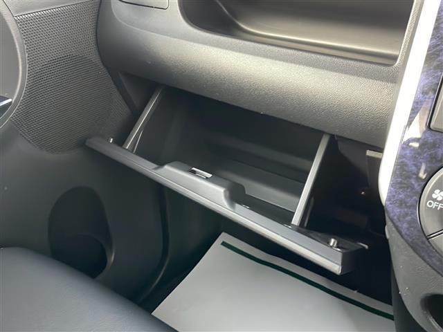 タント カスタムＸ　トップエディションＳＡＩＩＩ　４ＷＤ　衝突回避支援ブレーキ機能　社外ナビ（ＡＭ／ＦＭ／ＢＴ／ＴＶ／ＣＤ／ＤＶＤ）　片側パワースライド　Ｄ　ａｓｓｉｓｔ（Ｄアシスト）切替ステアリングスイッチ　アイドリングストップ　純正ＡＷ（31枚目）