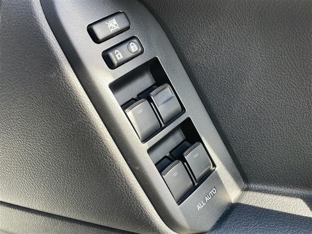 ランドクルーザープラド ＴＸ　サンルーフ　純正ナビ　フルセグＴＶ　バックカメラ　デジタルインナーミラー　トヨタセーフティーセンス　　ルーフレール　クリアランスソナー　革巻きステアリング　ＬＥＤヘッドライト　フォグランプ　ＥＴＣ（32枚目）