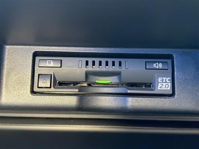 ハリアー エレガンス　純正ナビ　フルセグ　バックカメラ　ハーフレザーシート　パワーシート　ＬＥＤヘッドライト　アイドリングストップ　横滑り防止　プッシュスタート　スマートキー（7枚目）