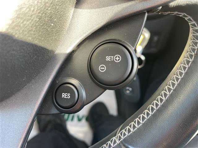 スマートフォーフォー ＢＲＡＢＵＳ　エクスクルーシブ　衝突軽減ブレーキ　レーンキープアシスト　レザーシート　ガラスルーフ　社外フローティングナビ　フルセグ　バックカメラ　パドルシフト　クルーズコントロール　キーレス　アイドリングストップ（3枚目）