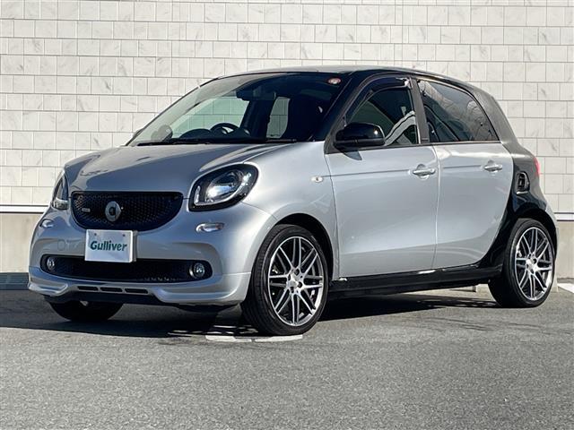 スマートフォーフォー ＢＲＡＢＵＳ　エクスクルーシブ　衝突軽減ブレーキ　レーンキープアシスト　レザーシート　ガラスルーフ　社外フローティングナビ　フルセグ　バックカメラ　パドルシフト　クルーズコントロール　キーレス　アイドリングストップ（16枚目）