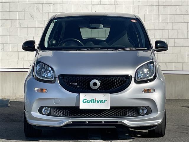 スマートフォーフォー ＢＲＡＢＵＳ　エクスクルーシブ　衝突軽減ブレーキ　レーンキープアシスト　レザーシート　ガラスルーフ　社外フローティングナビ　フルセグ　バックカメラ　パドルシフト　クルーズコントロール　キーレス　アイドリングストップ（17枚目）