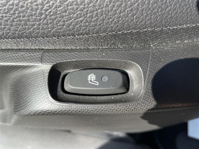 スマートフォーフォー ＢＲＡＢＵＳ　エクスクルーシブ　衝突軽減ブレーキ　レーンキープアシスト　レザーシート　ガラスルーフ　社外フローティングナビ　フルセグ　バックカメラ　パドルシフト　クルーズコントロール　キーレス　アイドリングストップ（21枚目）