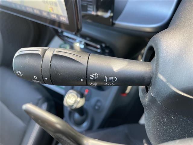 スマートフォーフォー ＢＲＡＢＵＳ　エクスクルーシブ　衝突軽減ブレーキ　レーンキープアシスト　レザーシート　ガラスルーフ　社外フローティングナビ　フルセグ　バックカメラ　パドルシフト　クルーズコントロール　キーレス　アイドリングストップ（23枚目）