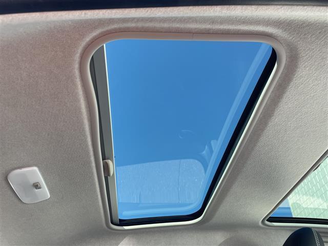 スマートフォーフォー ＢＲＡＢＵＳ　エクスクルーシブ　衝突軽減ブレーキ　レーンキープアシスト　レザーシート　ガラスルーフ　社外フローティングナビ　フルセグ　バックカメラ　パドルシフト　クルーズコントロール　キーレス　アイドリングストップ（27枚目）